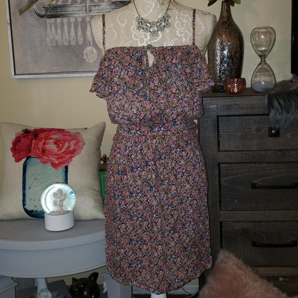 Floral Ruffle Dress - Picture 2 of 8